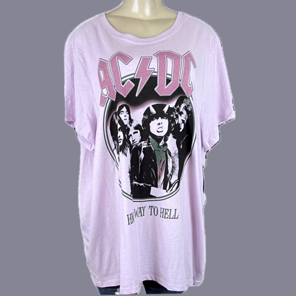 The Vinyl Icons 3X Lilac AC/DC Highway to Hell Band Graphic Short Sleeve T-Shirt